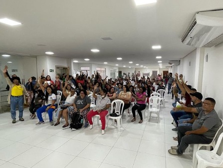 Professores da Rede Municipal aprovam indicativo de greve em assembleia realizada nesta segunda-feira (31)