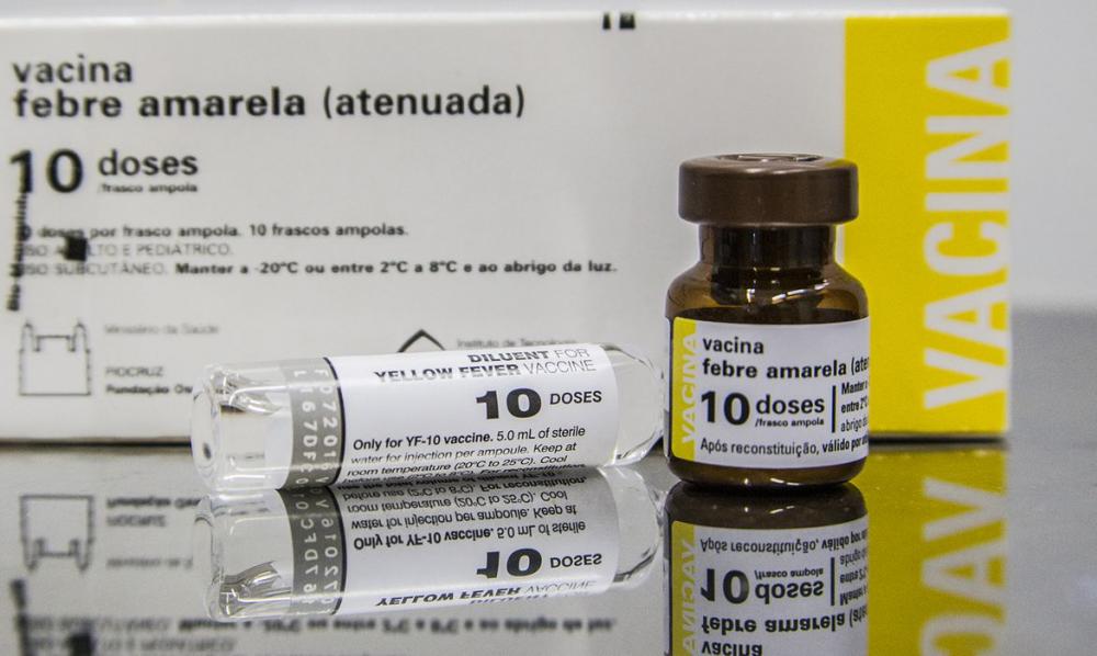 Vacina contra febre amarela disponível durante todo ano nas unidades de saúde