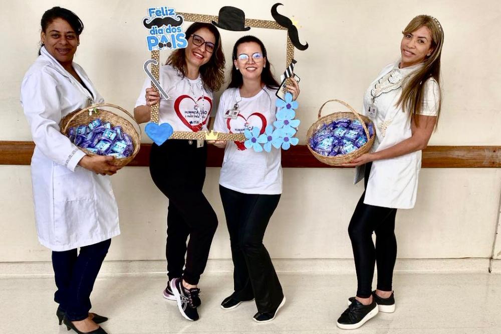 Ação alusiva ao Dia dos Pais leva alegria e emoção para pacientes e funcionários do Hospital Clériston Andrade