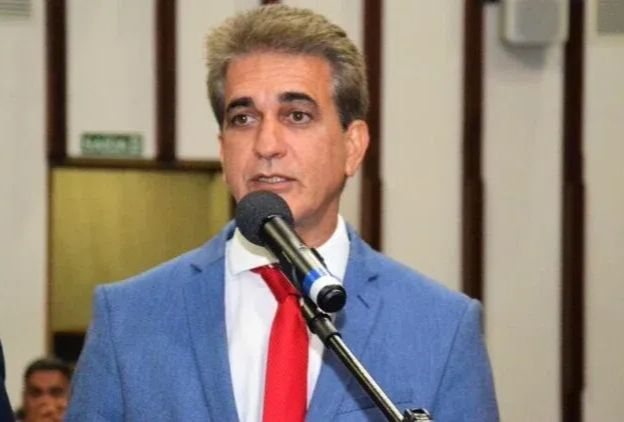 Robinson Almeida defende reativação do estaleiro Paraguaçu e anuncia visita de comitiva em Maragogipe para discutir assunto