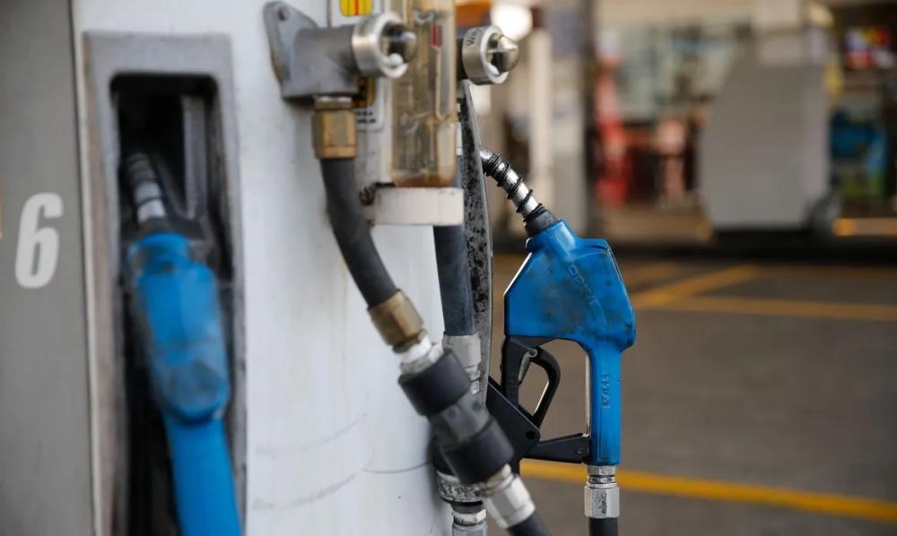 Acelen aplica maior aumento da gasolina das últimas seis semanas