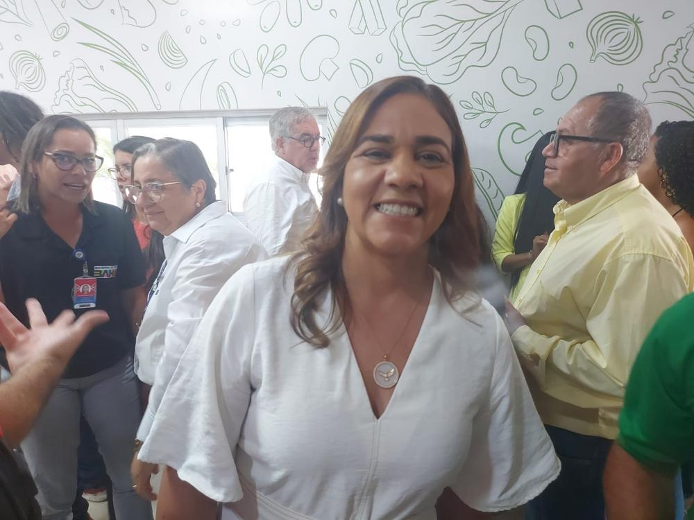 Secretária de Saúde vem a Feira de Santana e esclarece sobre 