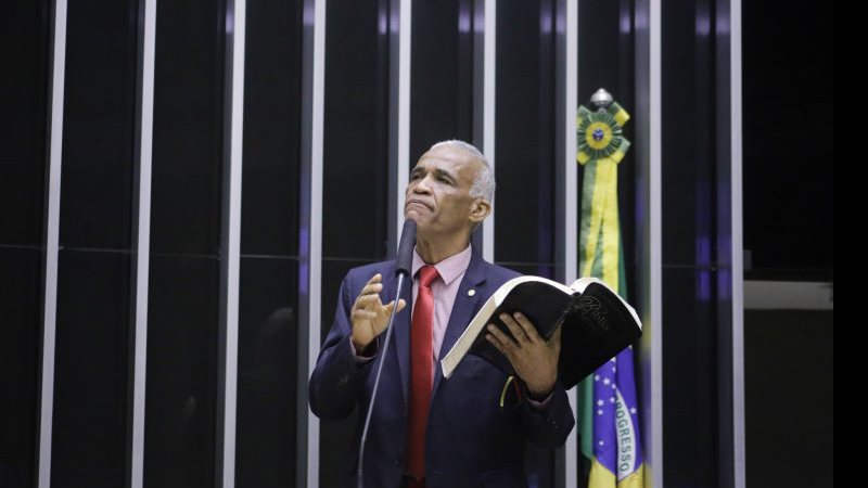Pastor Isidório quebra o silêncio após polêmica com discurso transfóbico