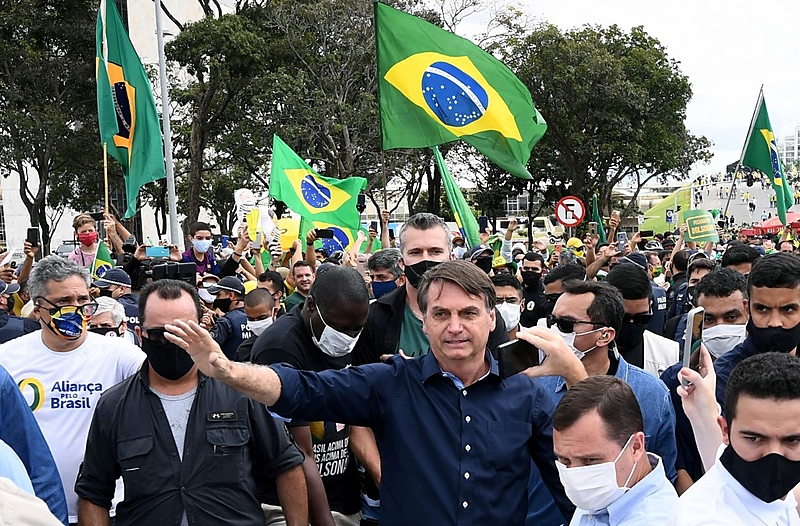 Os mentecaptos seguidores de Jair Bolsonaro