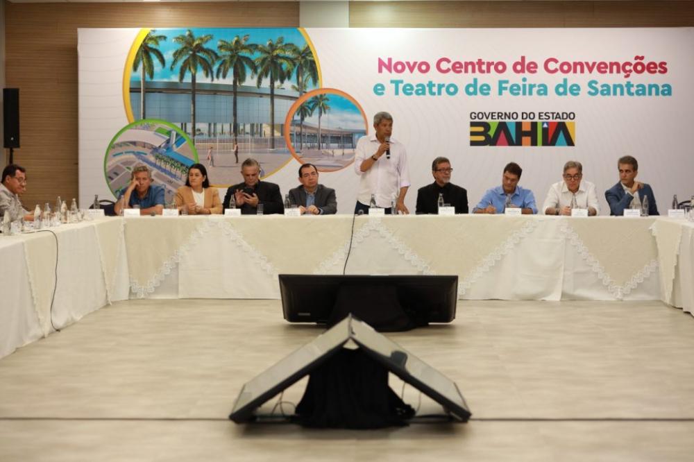 Governador faz reunião com empresários feirenses e fala sobre requalificação do CIS