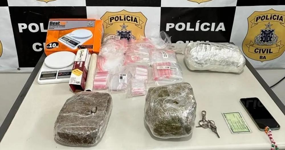 Maconha é apreendida dentro de geladeira da casa de mulher suspeita de tráfico