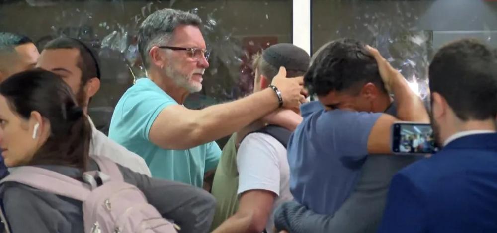 Mais de 170 israelenses deixam São Paulo para lutar na guerra entre Israel e Hamas