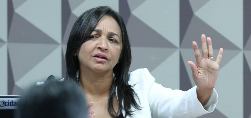 Relatora da CPMI do 8 de Janeiro confirma leitura do texto final nesta terça-feira