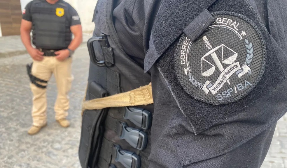 Investigador é preso em operação contra grupo de extermínio na BA; mandados foram cumpridos contra delegado e quatro PMs