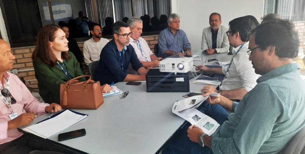 Embasa se compromete a contratar carros-pipa para amenizar efeitos da falta de água na zona rural