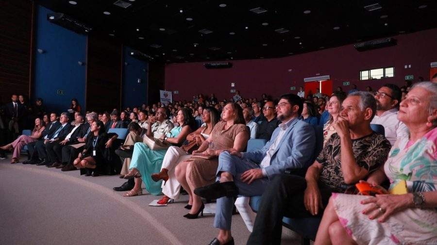 Servidores do Estado são premiados por boas práticas de trabalho no serviço público