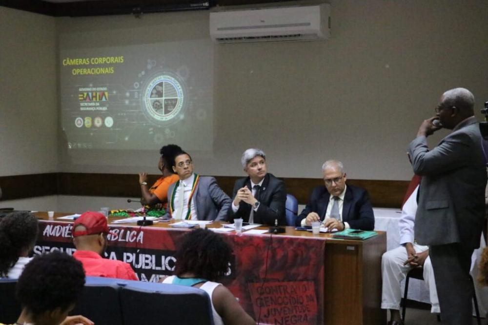 Etapas da licitação para contratação das bodycams são apresentadas em audiência na Alba