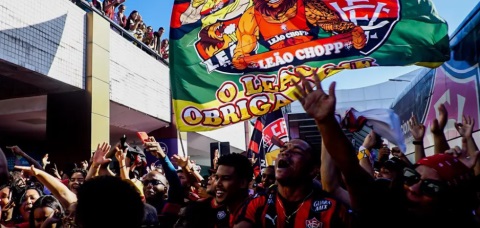 Vitória é campeão da Série B, primeiro título nacional em 124 anos de história