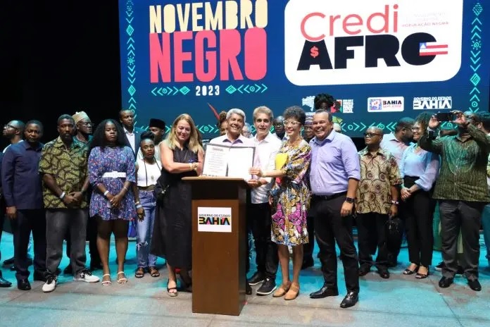 Lei que veda contratação de condenados por racismo é sancionada pelo governador