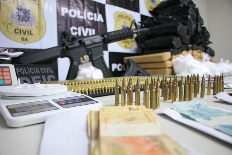 PC desarticula laboratório e apreende mais de 300 quilos de drogas e munições de fuzil