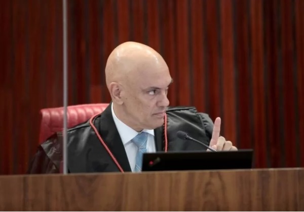 Moraes diz que Supremo não é composto por 