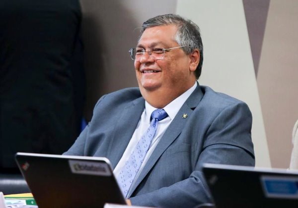 Senadores avaliam como baixo o risco de rejeição de Dino em sabatina