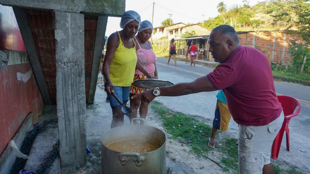 Johnny do Fusca fala sobre ações sociais que realiza na comunidade do Iguape, em Cachoeira
