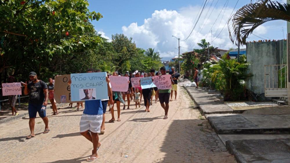 Moradores da Gamboa, em Cairu, protestam contra ação policial 
