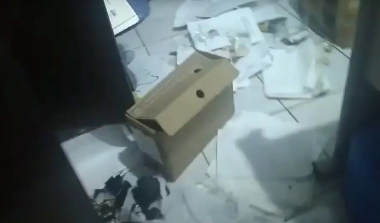 Criminosos invadem delegacia, levam armas e delegada desabafa; assista