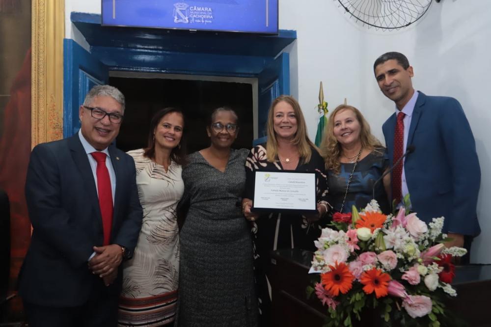Fabíola Mansur recebe Título de Cidadã Cachoeirana e Irmã Benemérita da Santa Casa de Cachoeira 