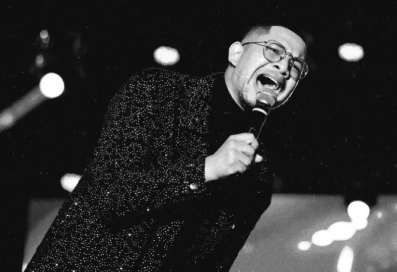 Cantor gospel morre após passar mal durante show na Bahia
