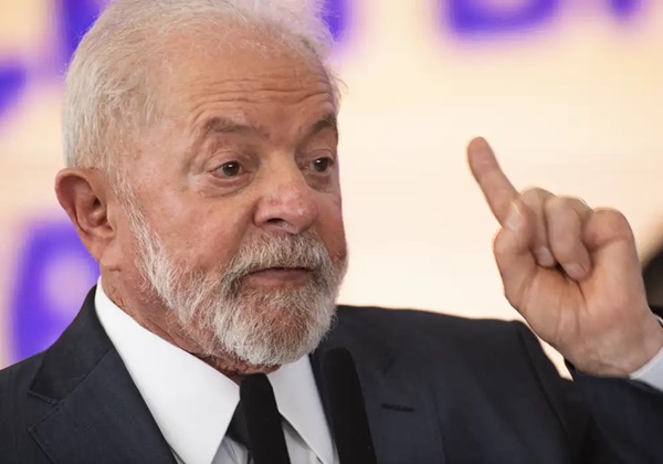 Lula repete aproximação com evangélicos e chama Jair Bolsonaro de facínora