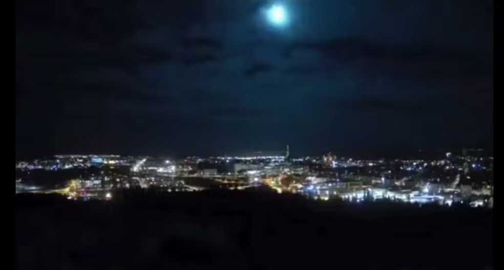 Queda de meteoro provoca forte clarão no céu da região Chapada Diamantina