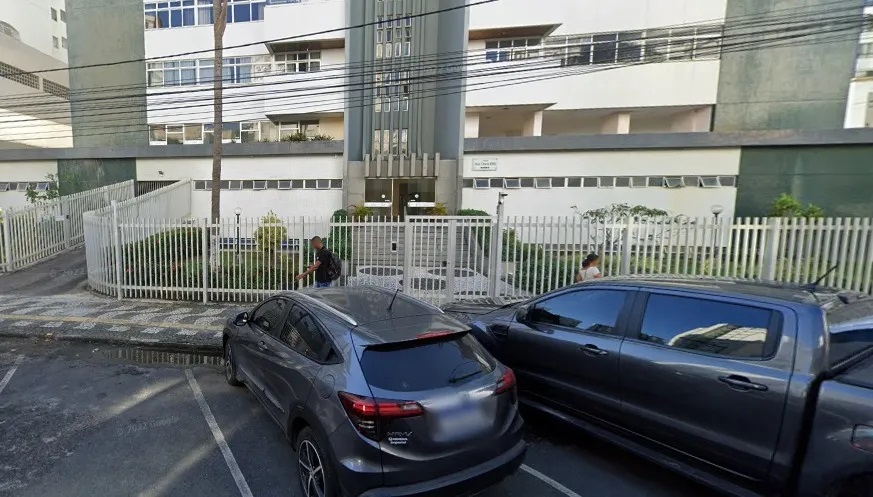 Empregada morre após cair do 4º andar em poço de elevador na Pituba