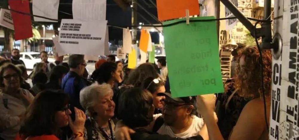 Projeto de lei que obriga bares a ajudarem mulheres vítimas de assédio na Bahia é aprovado