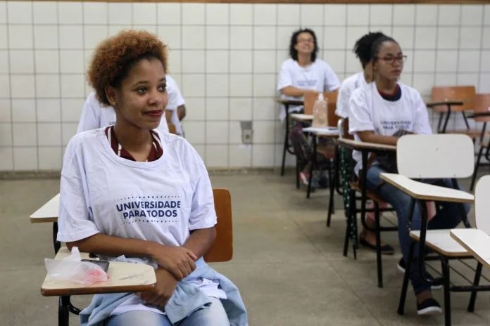 Mais de 18 mil estudantes são beneficiados pelo programa Universidade Para Todos em 2023