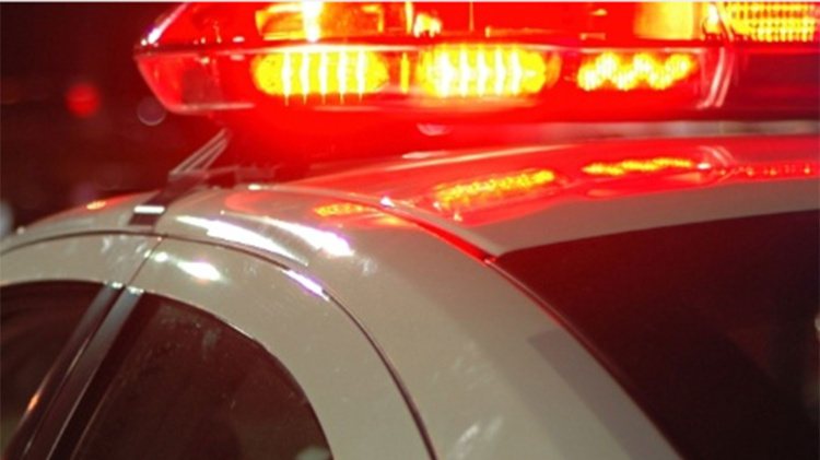 Homem chama a polícia para tirar amante da esposa trancado no quarto do casal