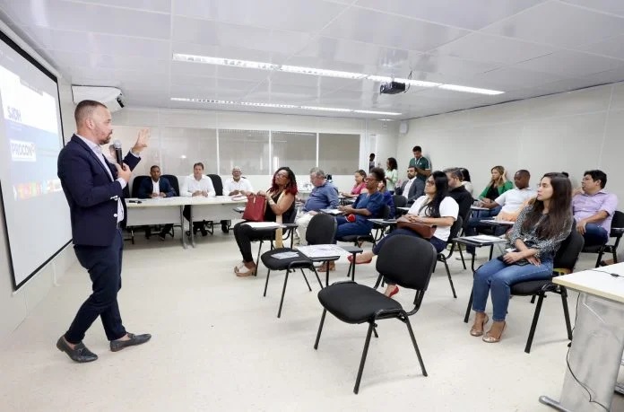 Procon reúne produtores de eventos para discutir medidas, como oferta gratuita de água