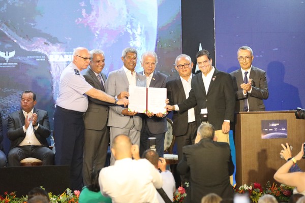 Em Salvador, Lula assina acordo de criação do Parque Tecnológico Aeroespecial da Bahia