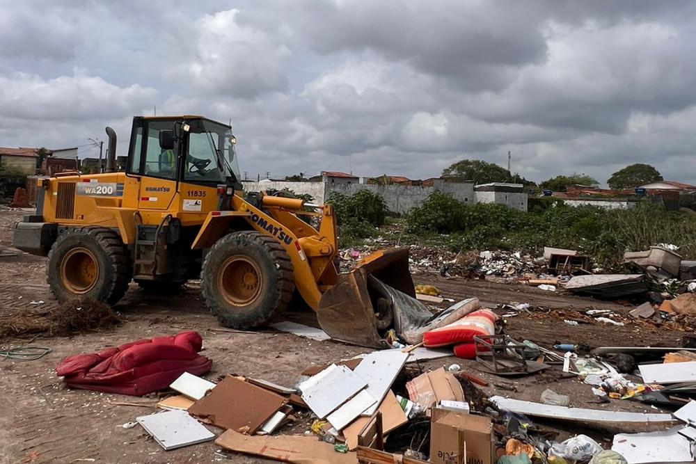 Prefeitura realiza mutirão para retirada de resíduos após as chuvas