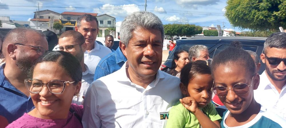 Governador entrega 30 mil sacas de milho para municípios dos Territórios do Sisal e Bacia do Jacuípe