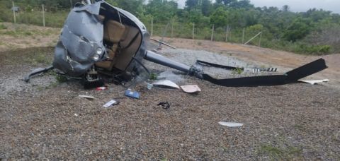 Helicóptero com quatro pessoas a bordo cai em Caraíva