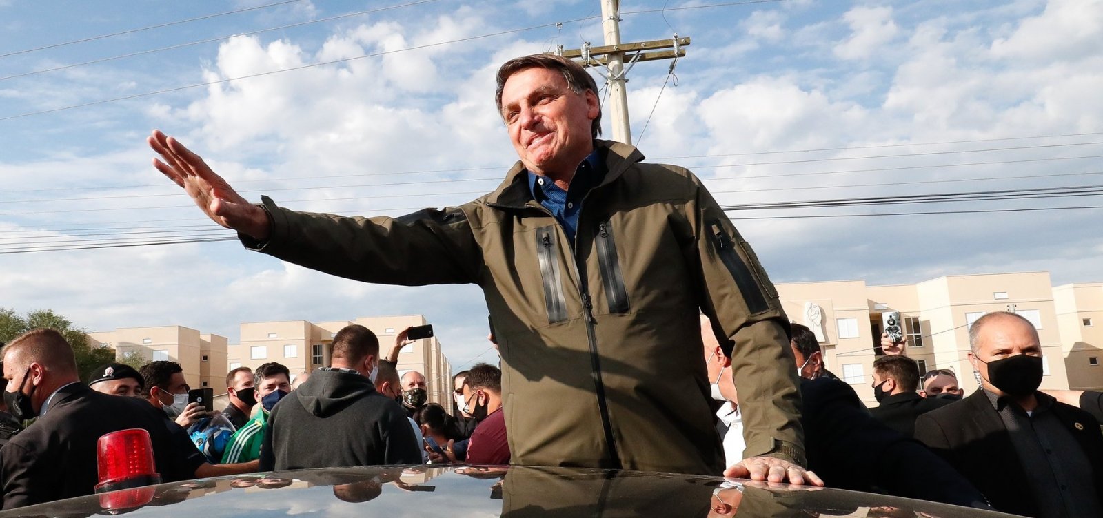 Bolsonaro diz que não poderá continuar pagando auxílio emergencial por muito tempo