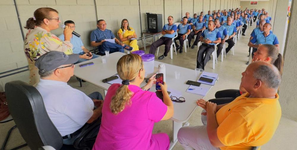 Escolas municipais se preparam para receber mais de 50 mil estudantes na próxima segunda