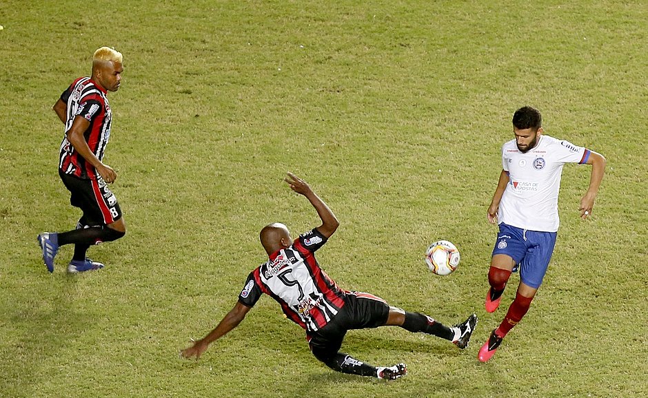Bahia e Atlético ficam no 0x0 no primeiro jogo da final do Baianão