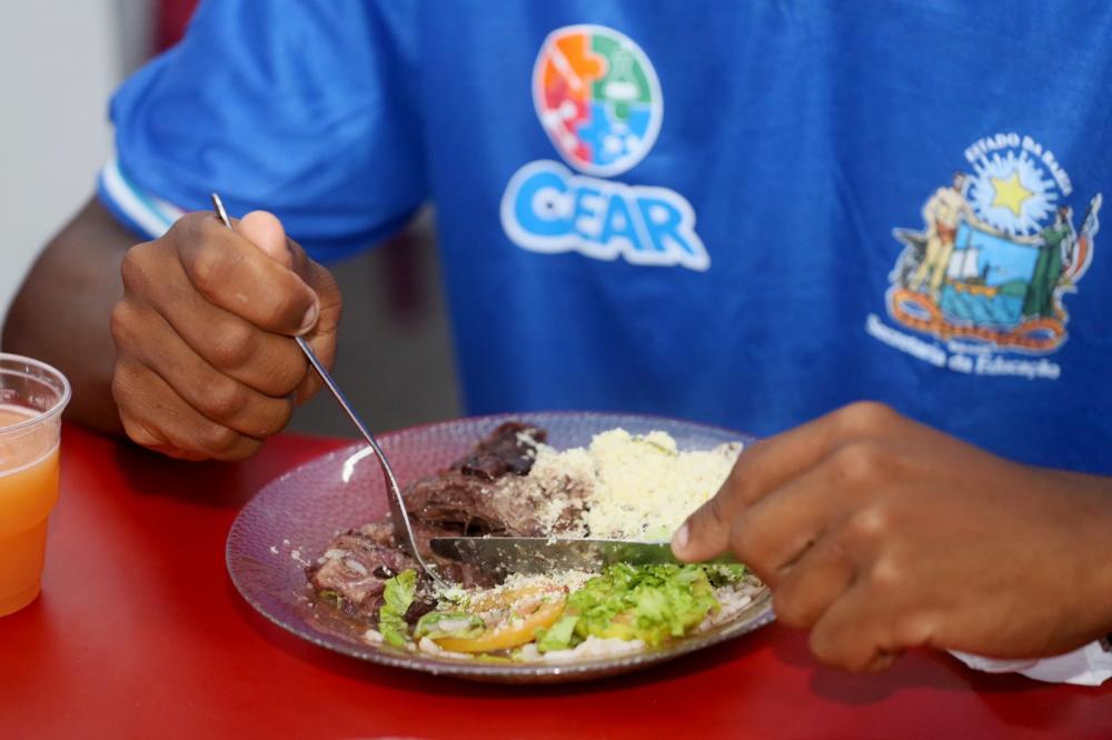 Em 2024, Bahia mantém 100% das escolas estaduais com acesso à água potável