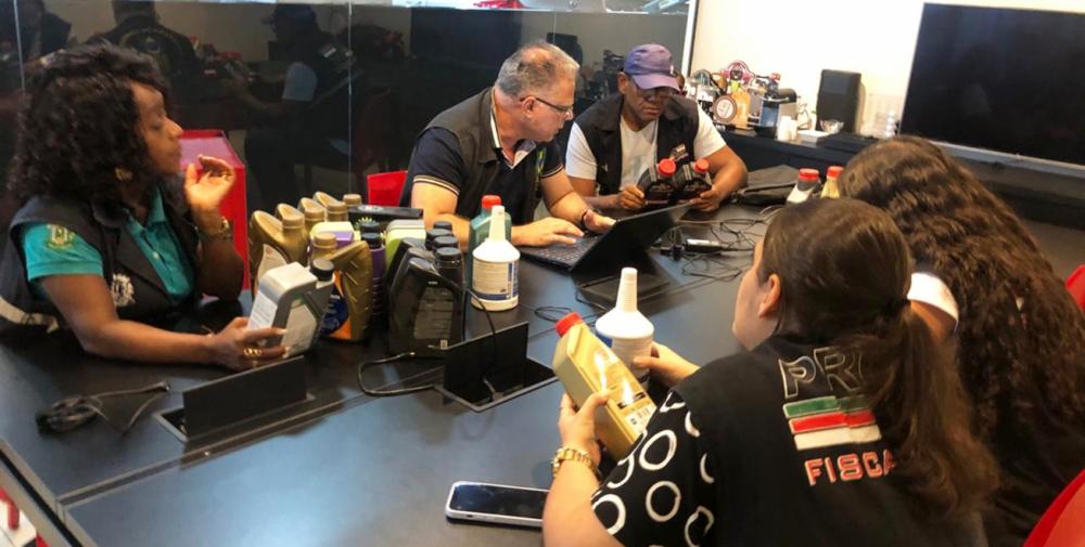 Procon e Agência Nacional de Petróleo flagram irregularidades em lubrificantes automotivos