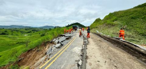 Chuvas deixam mais de 2 mil desalojados na Bahia