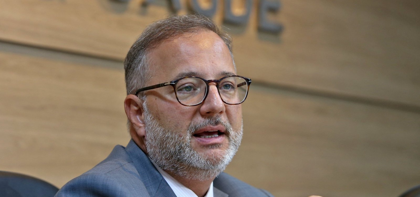 Secretário de Saúde da Bahia contesta consórcio da imprensa e aponta queda em óbitos por Covid-19