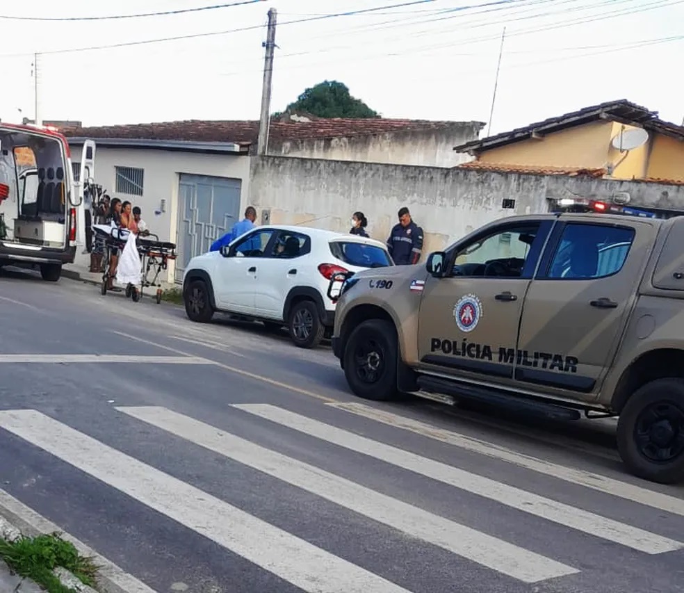 Menina de 4 anos morre após ser esquecida dentro de carro na Bahia