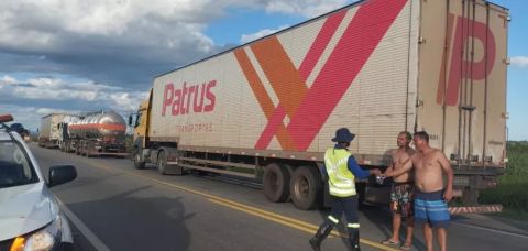 Após 24h, rodovia em que motorista morreu carbonizado é liberada
