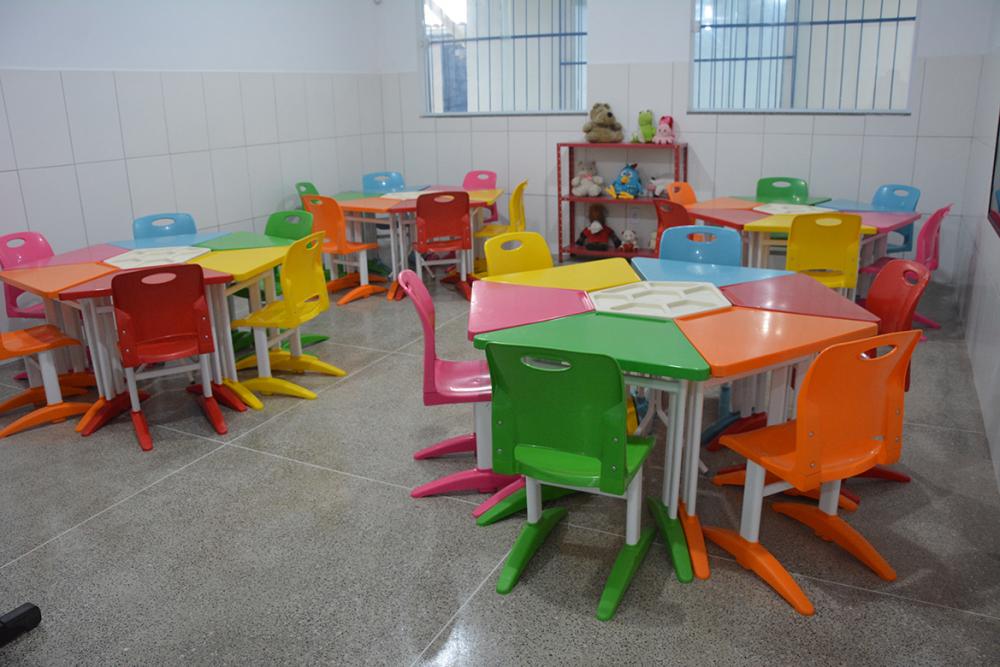 Prefeitura diz que professores ausentes de sala de aula sem justificativa terão desconto em folha de pagamento