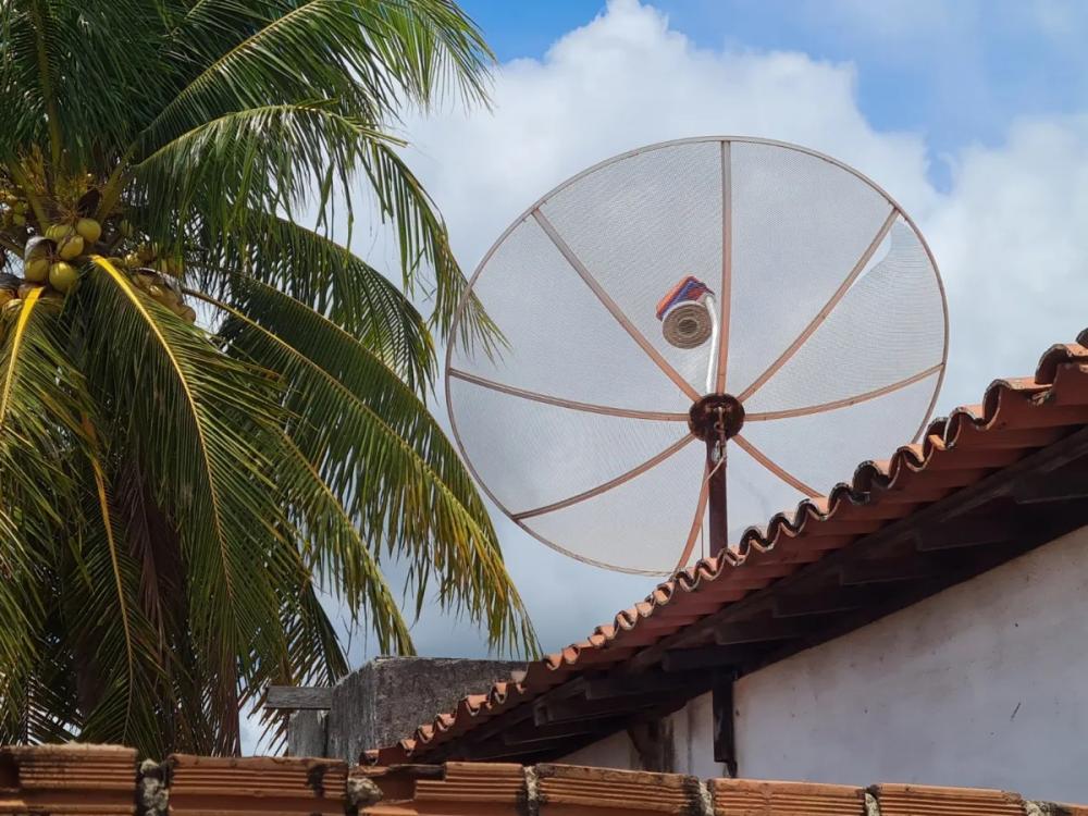 Mais 143 mil famílias podem receber nova parabólica digital
