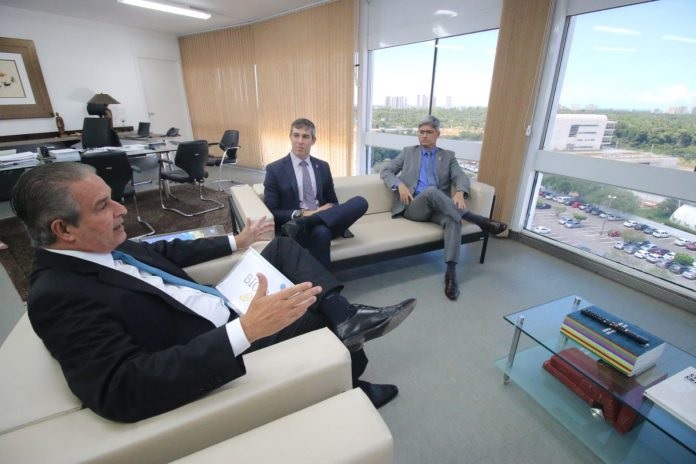 Secretário da SSP e presidente em exercício do TRE alinham ações para as Eleições 2024