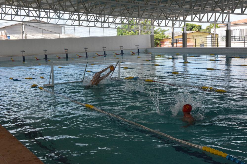 Primeira escola pública da Bahia com piscina olímpica é entregue à comunidade
